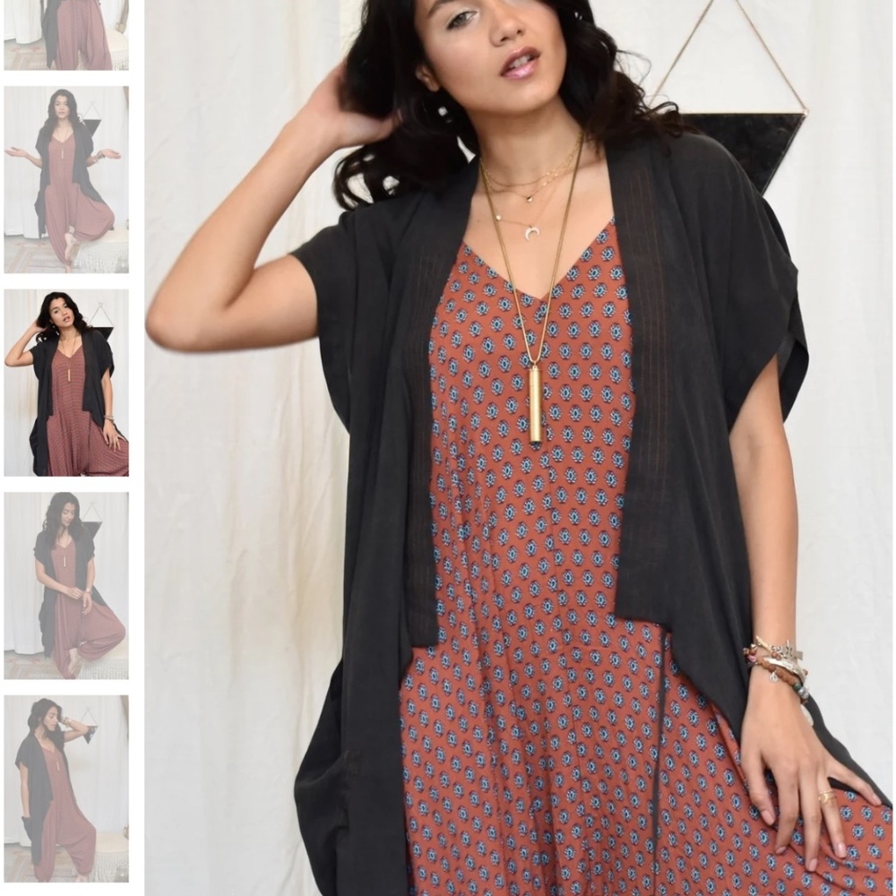 Black Pagoda Wrap